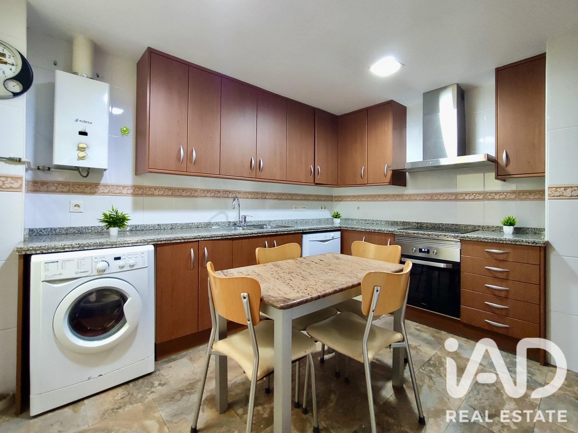 Townhouse à Sagunto, Valencia, Espagne 5 chambres, 161 m2 No. 195119