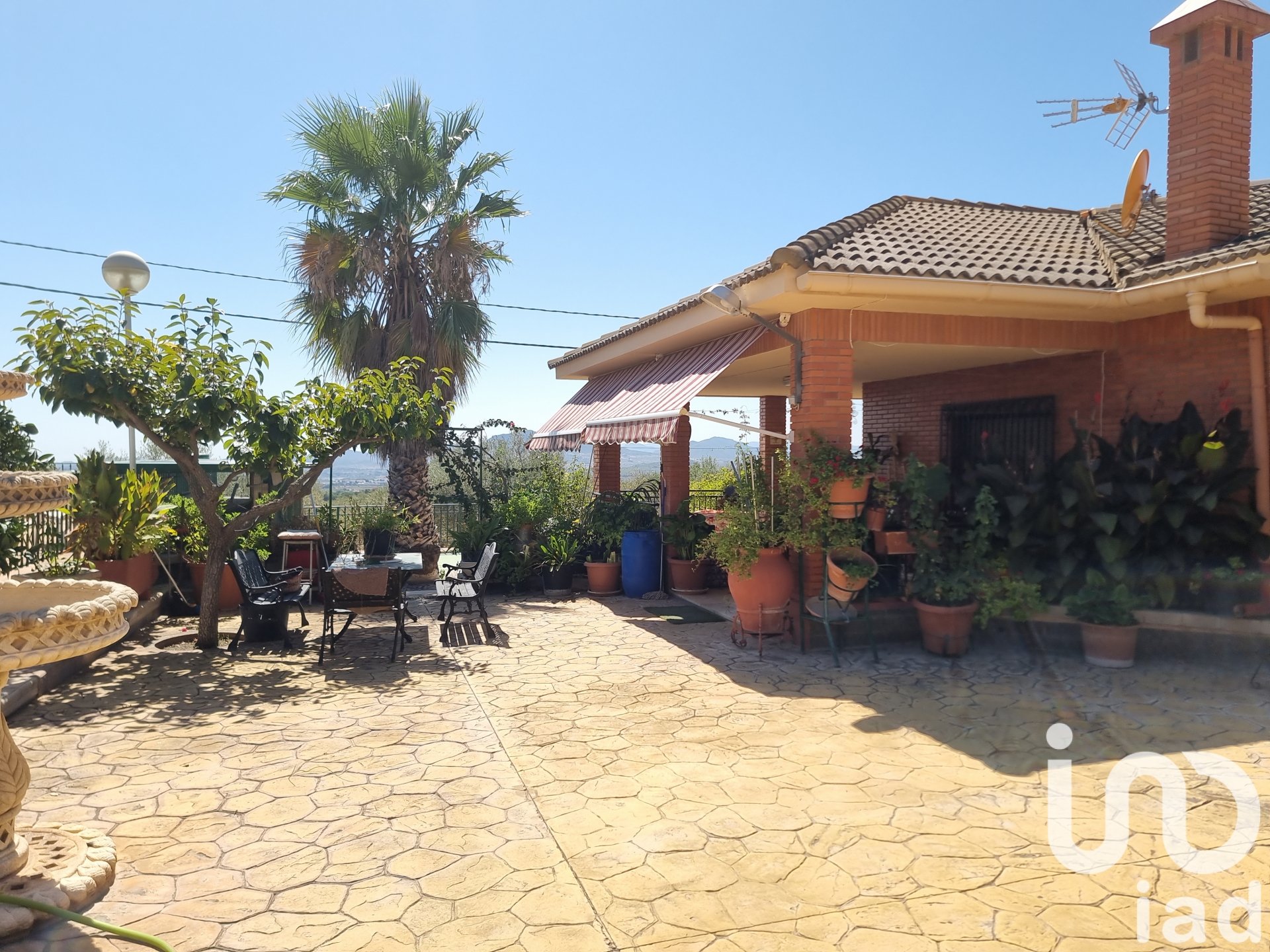Hus i Sax, Alicante, Spanien 4 sovrum, 291 kvm. Nr. 153038