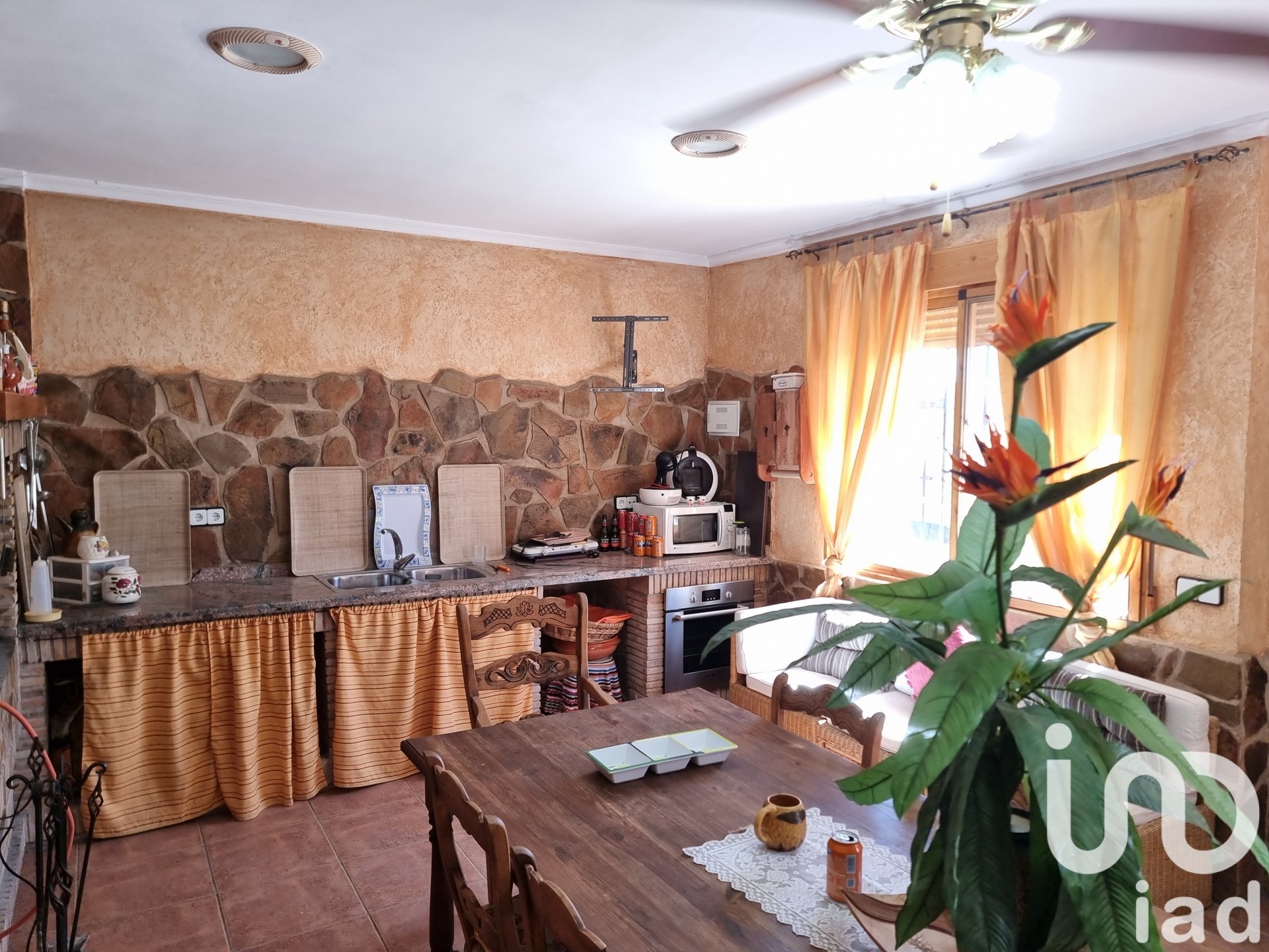 Hus i Sax, Alicante, Spanien 4 sovrum, 291 kvm. Nr. 153038