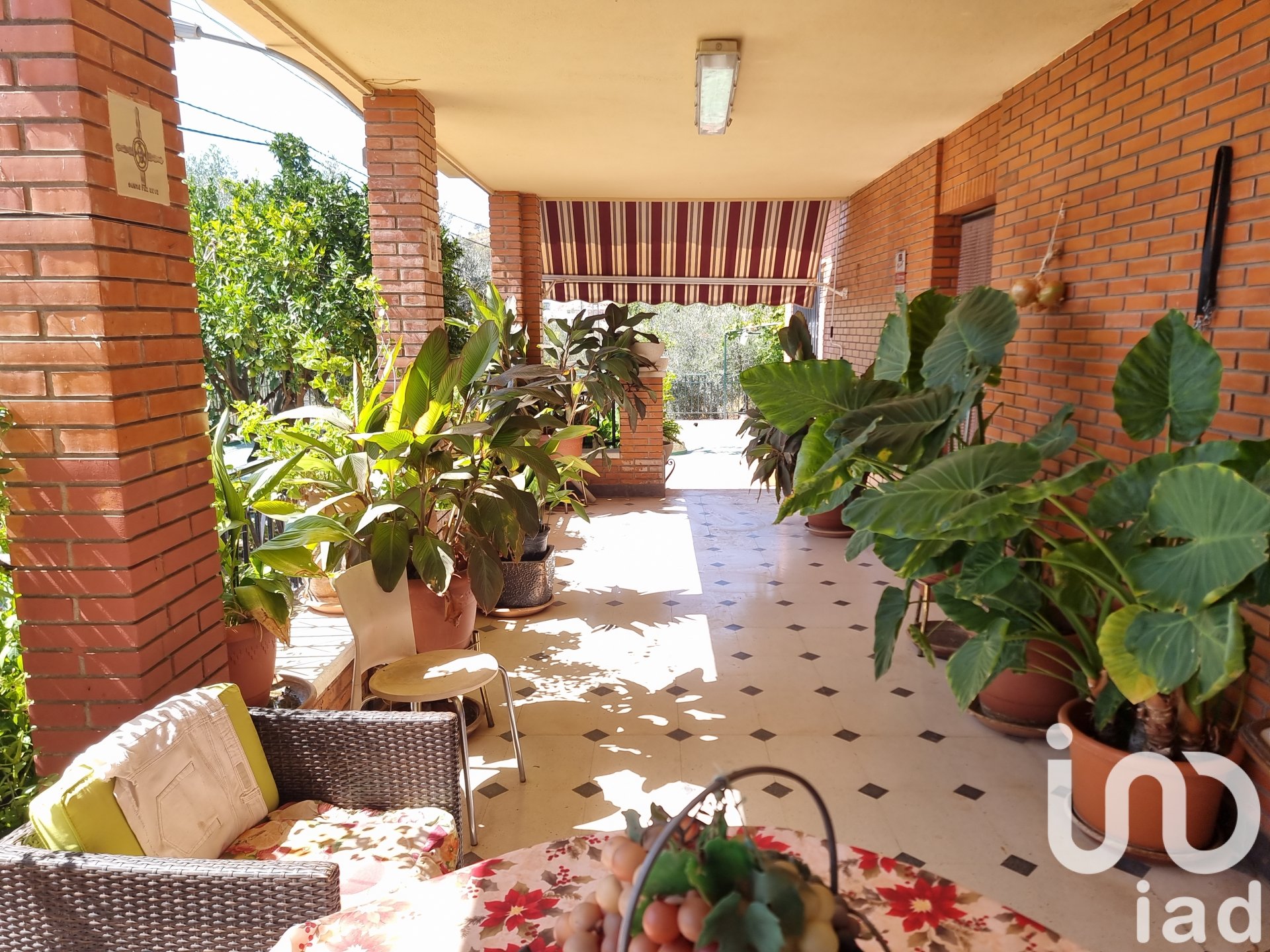 Hus i Sax, Alicante, Spanien 4 sovrum, 291 kvm. Nr. 153038