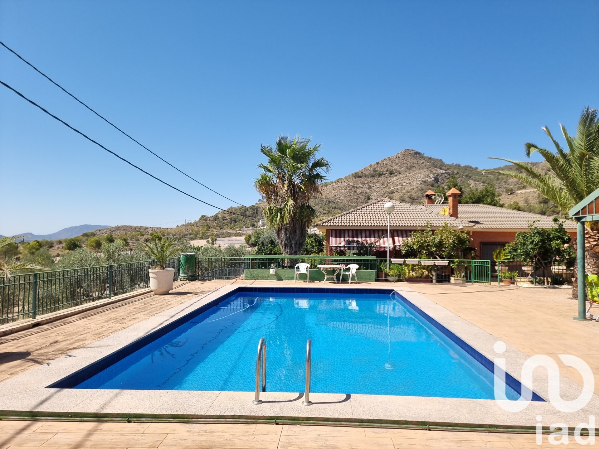 Hus i Sax, Alicante, Spanien 4 sovrum, 291 kvm. Nr. 153038