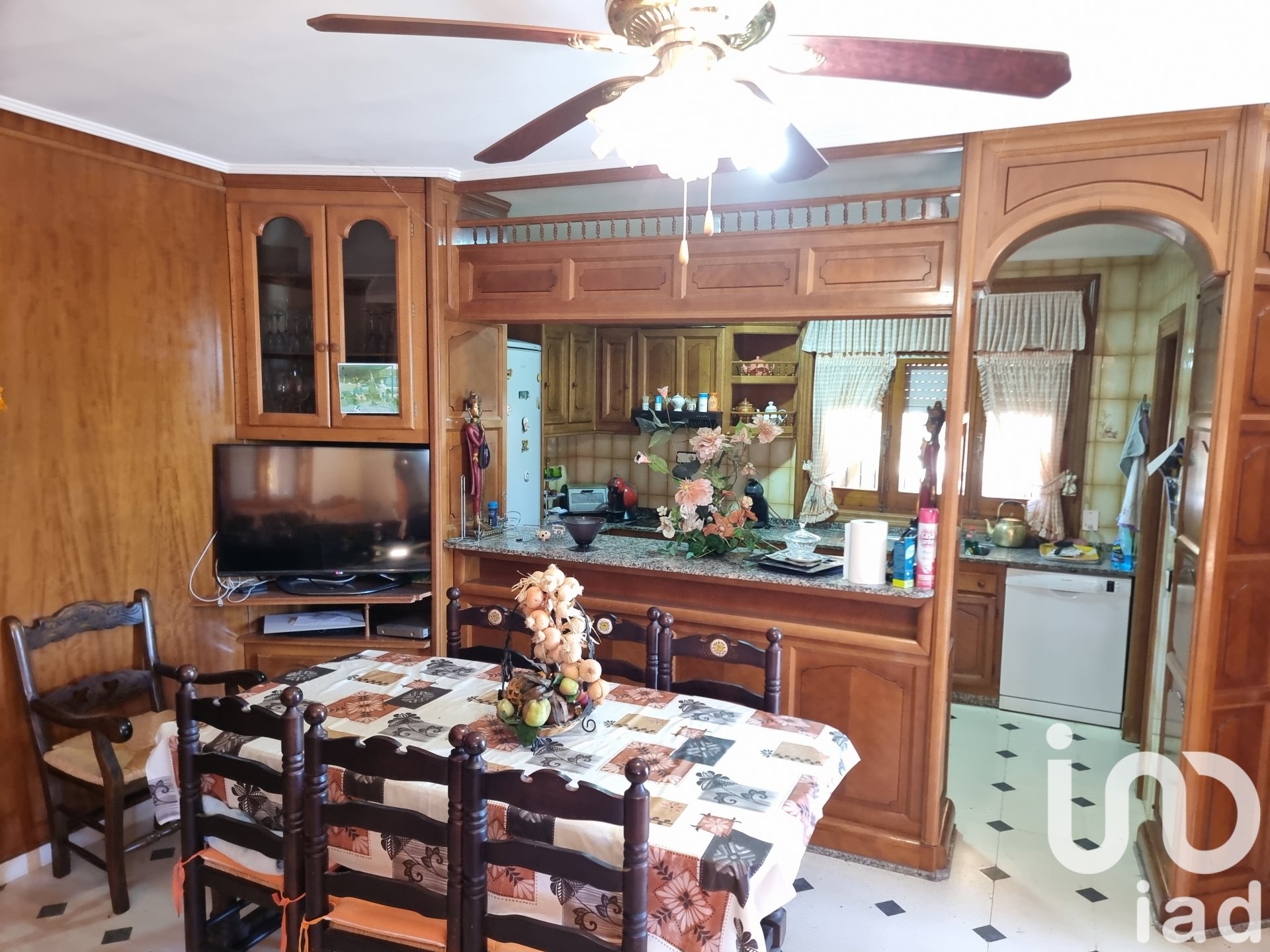 Hus i Sax, Alicante, Spanien 4 sovrum, 291 kvm. Nr. 153038