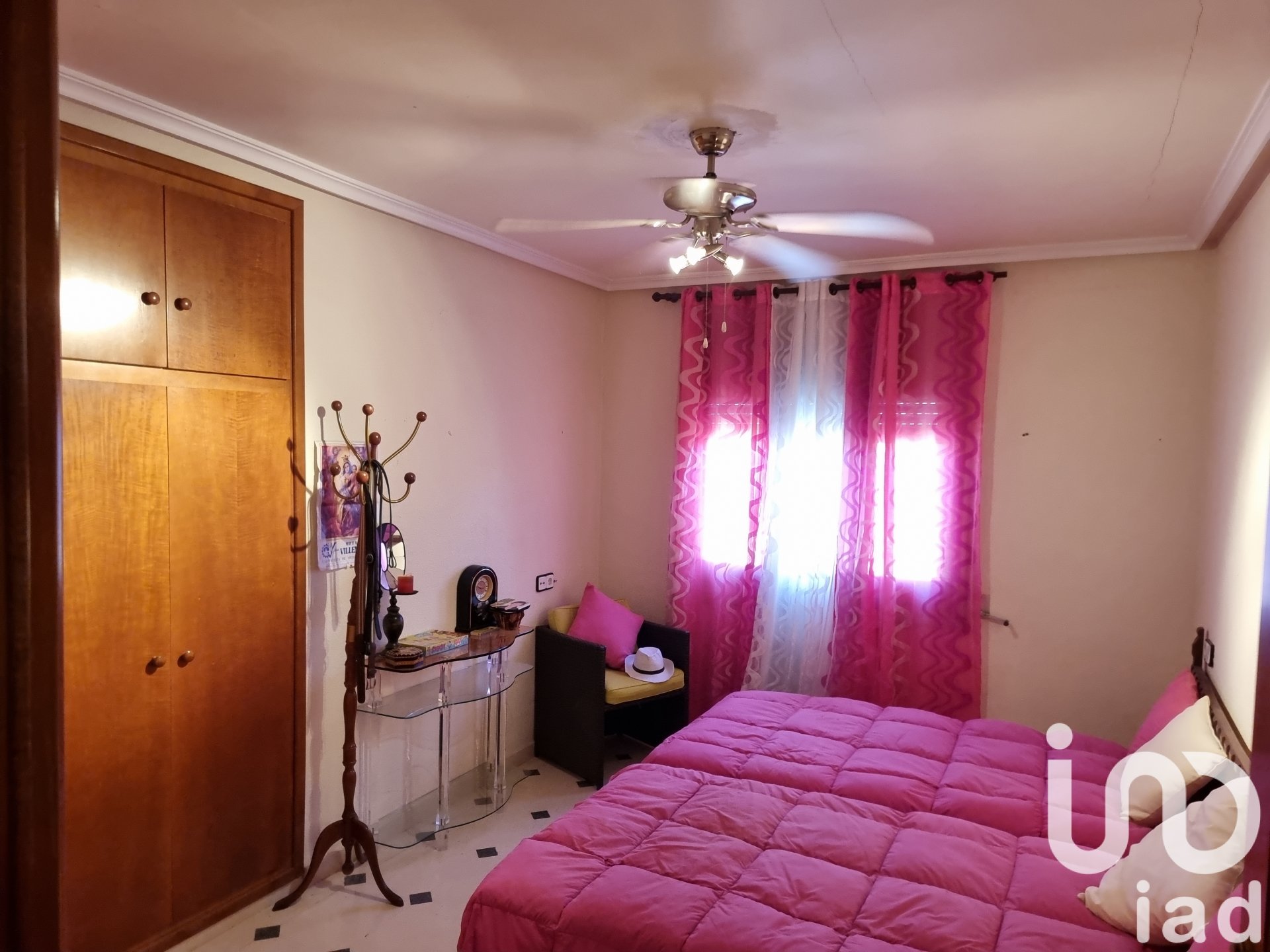 Hus i Sax, Alicante, Spanien 4 sovrum, 291 kvm. Nr. 153038