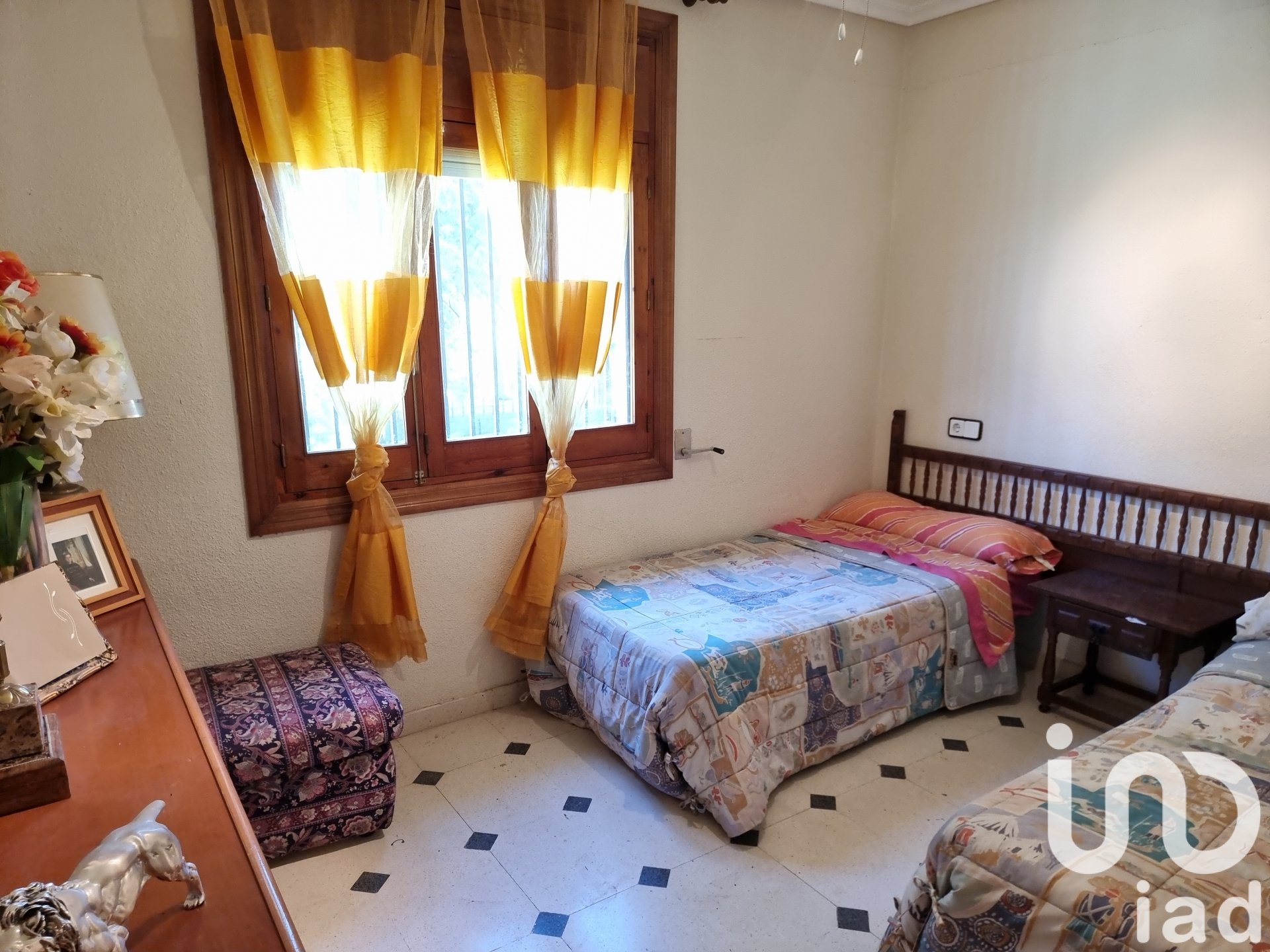 Hus i Sax, Alicante, Spanien 4 sovrum, 291 kvm. Nr. 153038