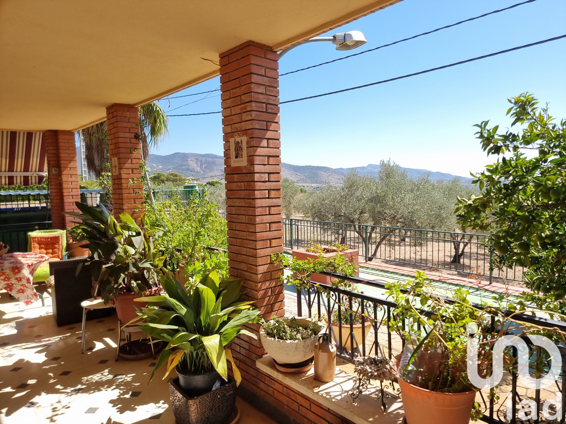 Hus i Sax, Alicante, Spanien 4 sovrum, 291 kvm. Nr. 153038