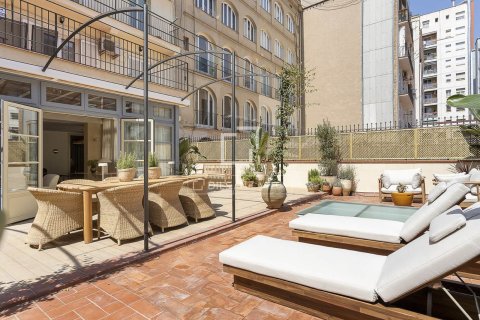 Apartment in Barcelona, Spain 3 bedrooms, 200 sq.m. No. 150249