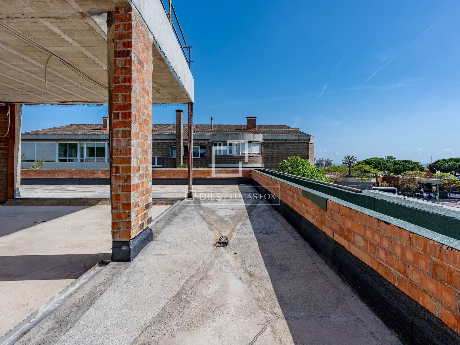 Villa in Esplugues de Llobregat, Barcelona, Spain 5 bedrooms, 552 sq.m. No. 150381