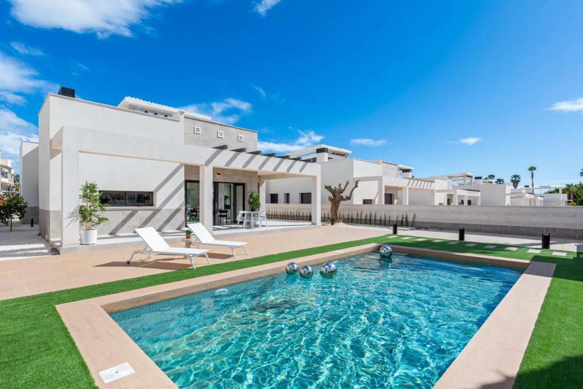 Villa in Ciudad Quesada, Alicante, Spain 3 bedrooms, 147 sq.m. No. 97049