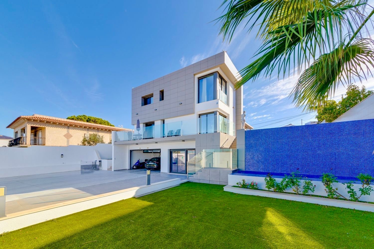 Villa à Torrevieja, Alicante, Espagne 3 chambres, 393 m2 No. 188921