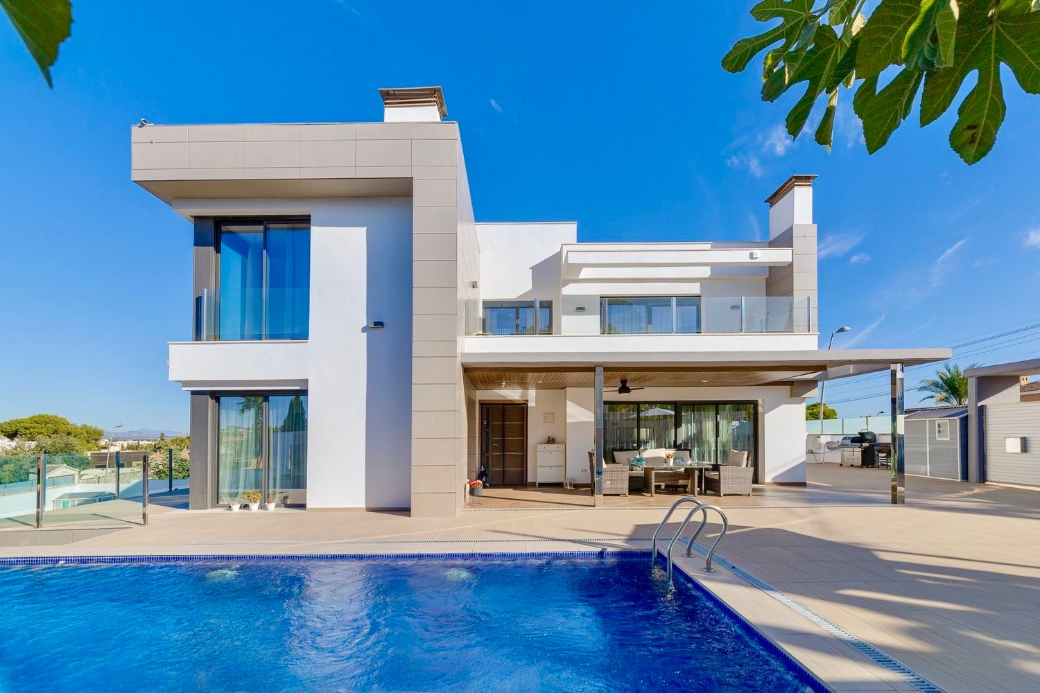 Villa à Torrevieja, Alicante, Espagne 3 chambres, 393 m2 No. 188921