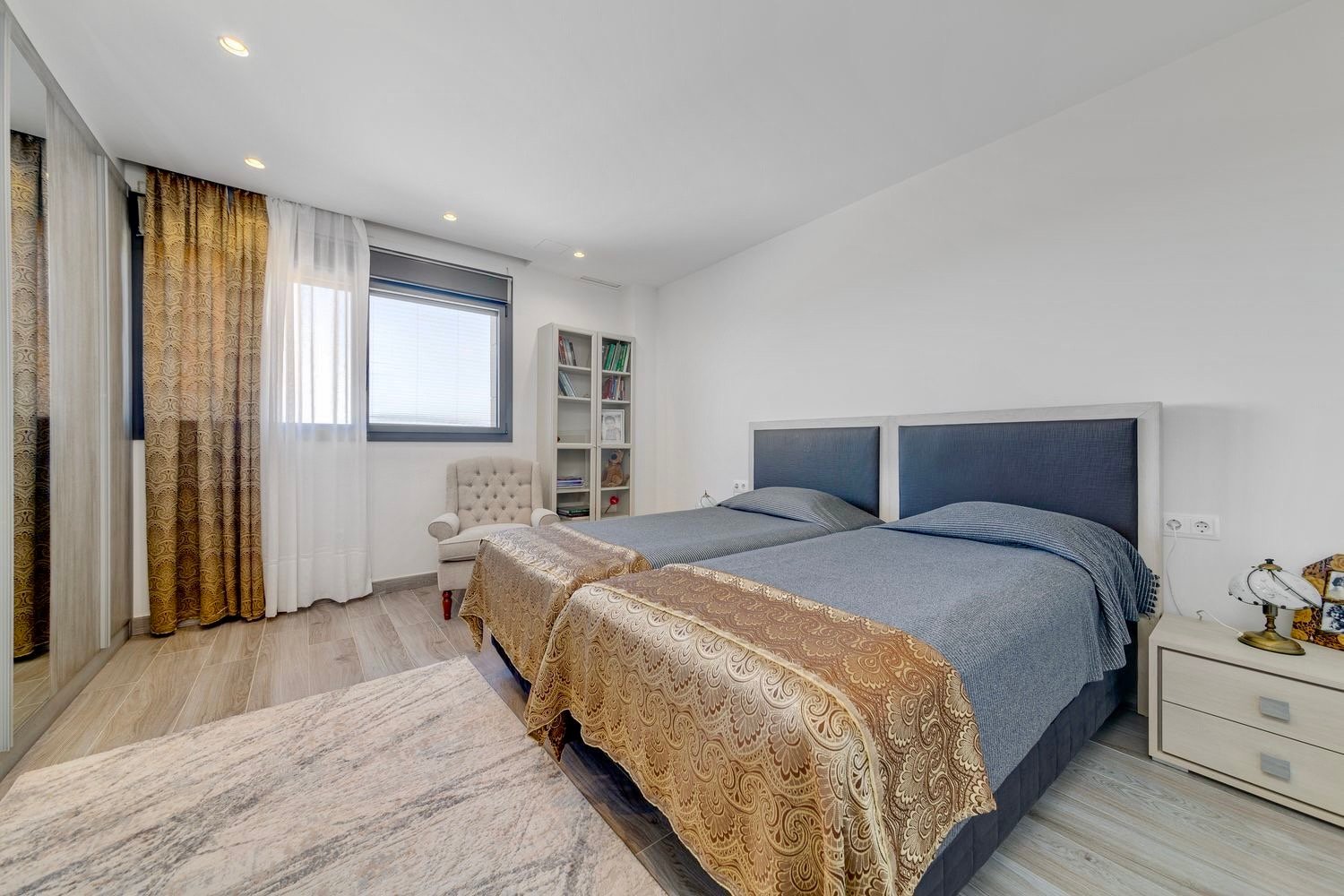 Villa à Torrevieja, Alicante, Espagne 3 chambres, 393 m2 No. 188921