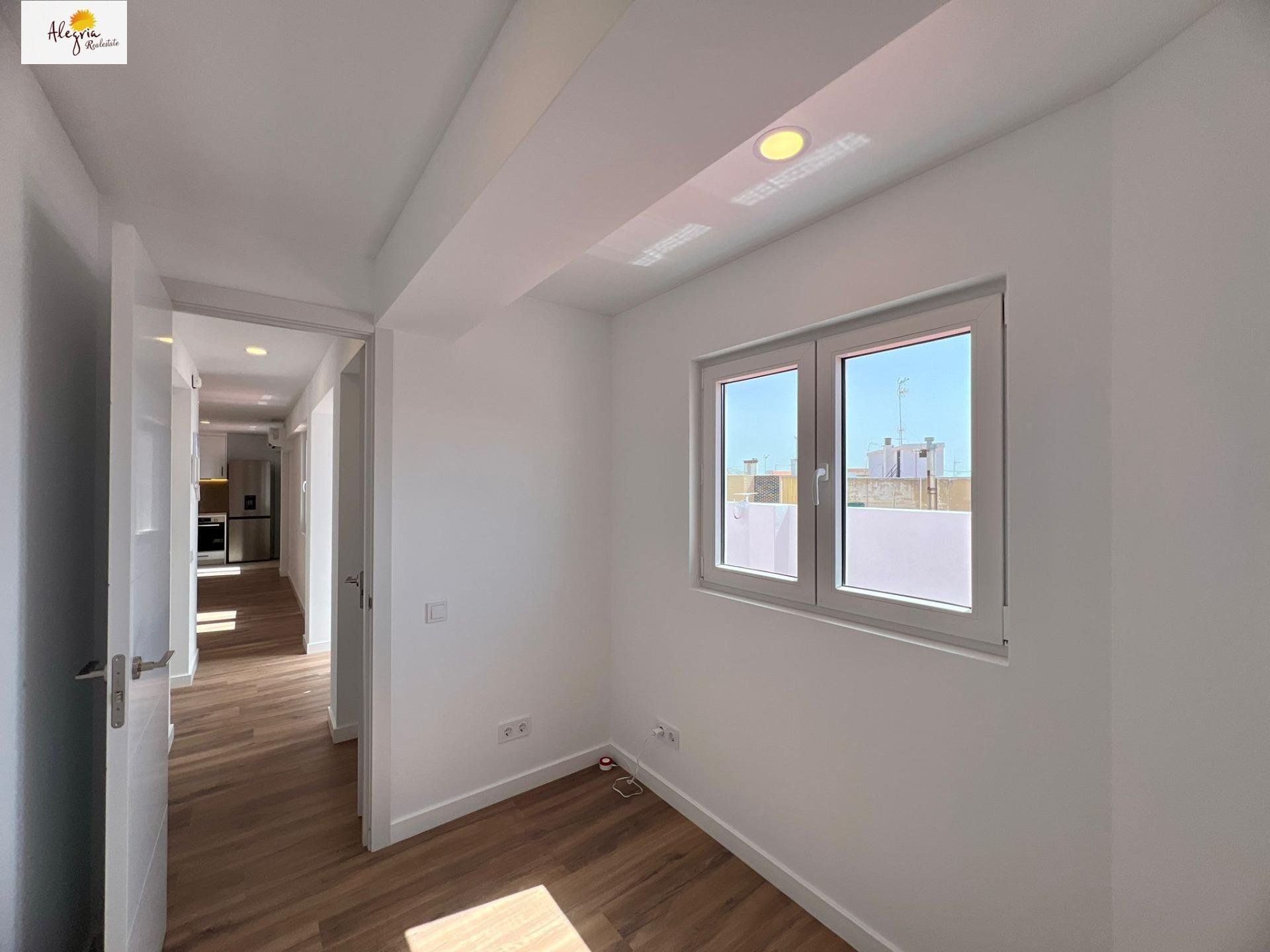 Penthauss Manises, Valencia, Spānijā 1 istaba, 65 m2 Nr. 178166