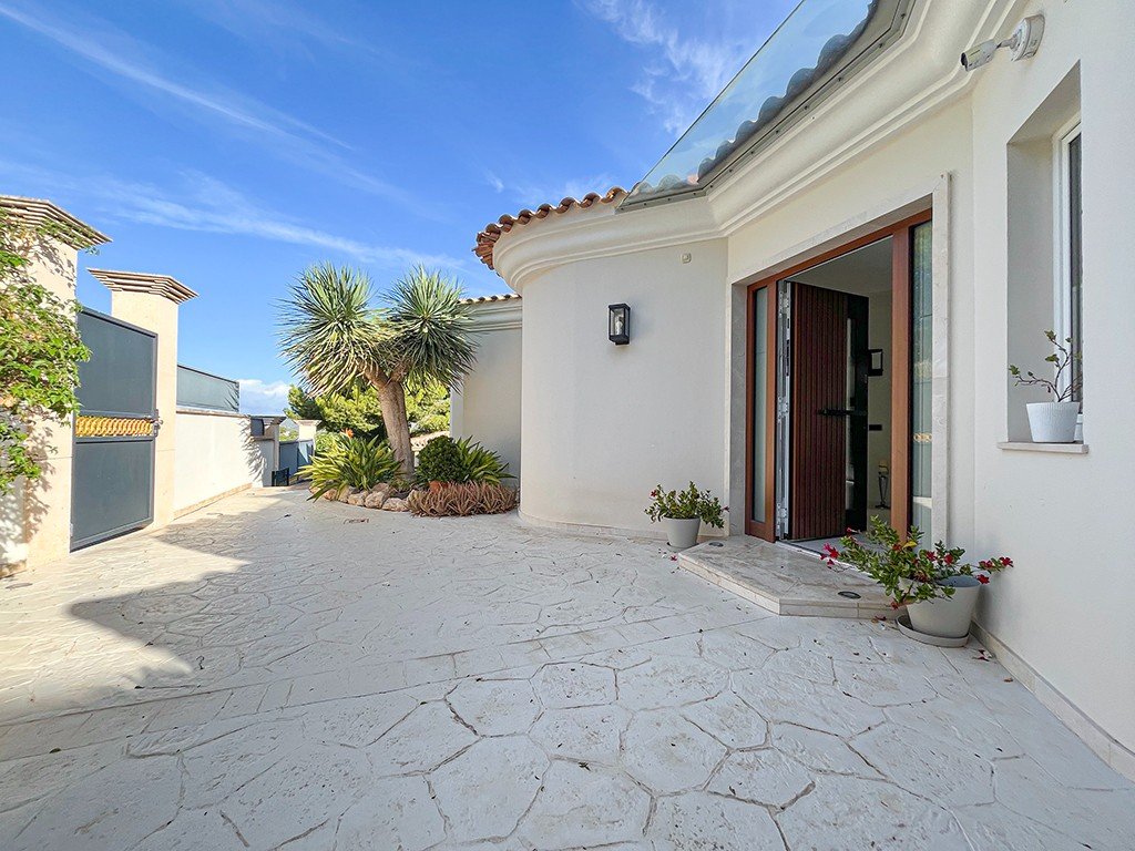 Villa in Santa Ponsa, Mallorca, Spain 5 bedrooms, 352 sq.m. No. 179671