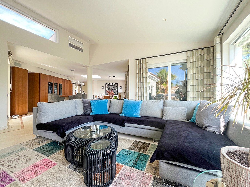 Villa in Santa Ponsa, Mallorca, Spain 5 bedrooms, 352 sq.m. No. 179671