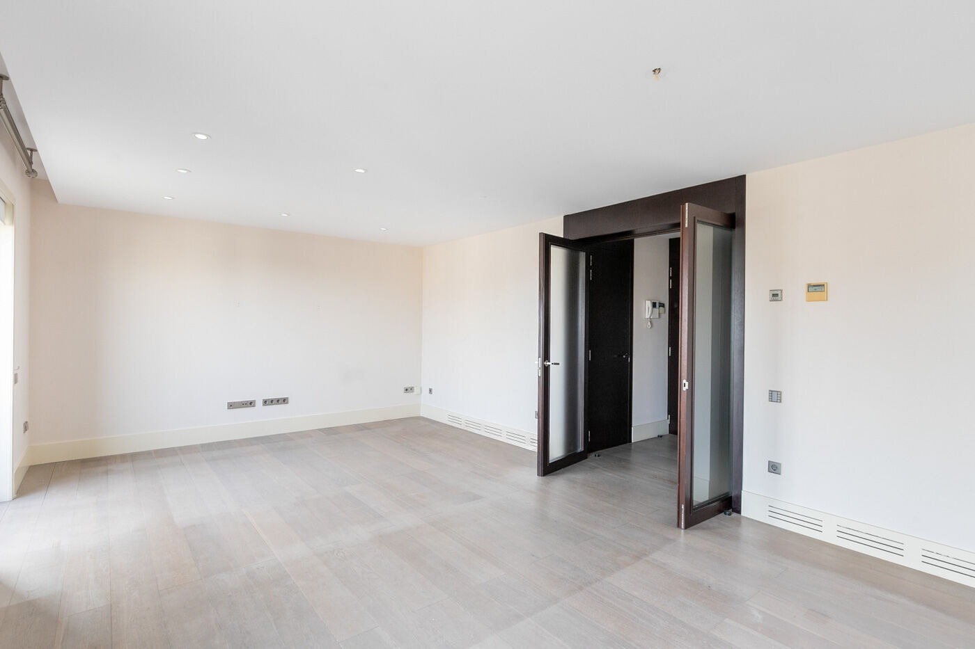Dzīvoklis Barcelona, Spānijā 3 istabas,  Nr. 141001