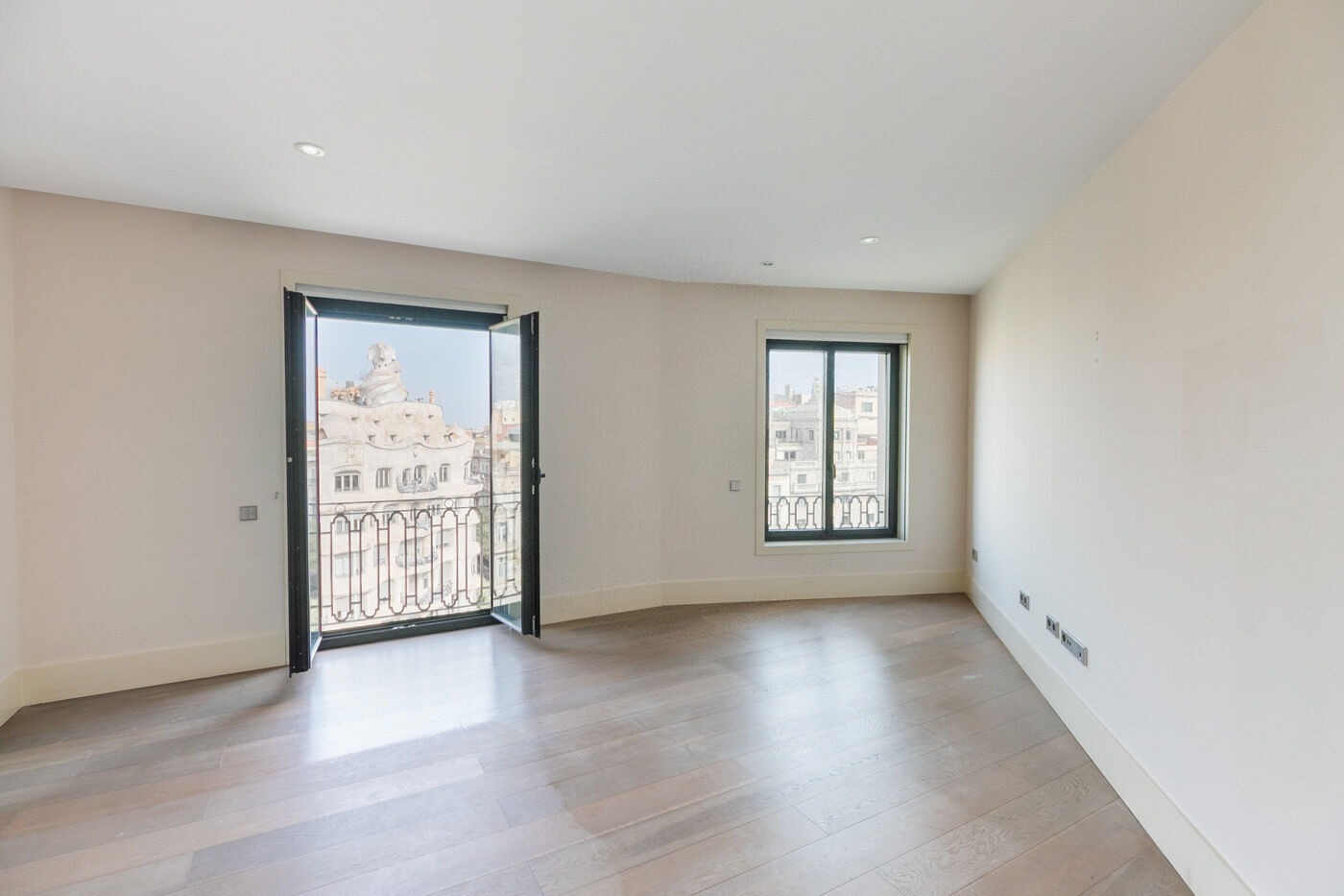 Dzīvoklis Barcelona, Spānijā 3 istabas,  Nr. 141001