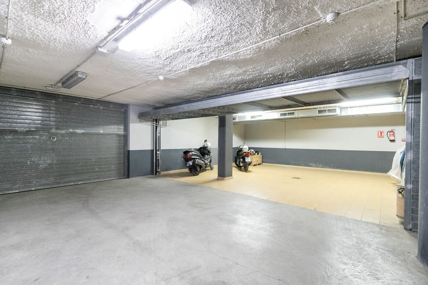 Apartamento en Barcelona, España 5 dormitorios,  No. 140996