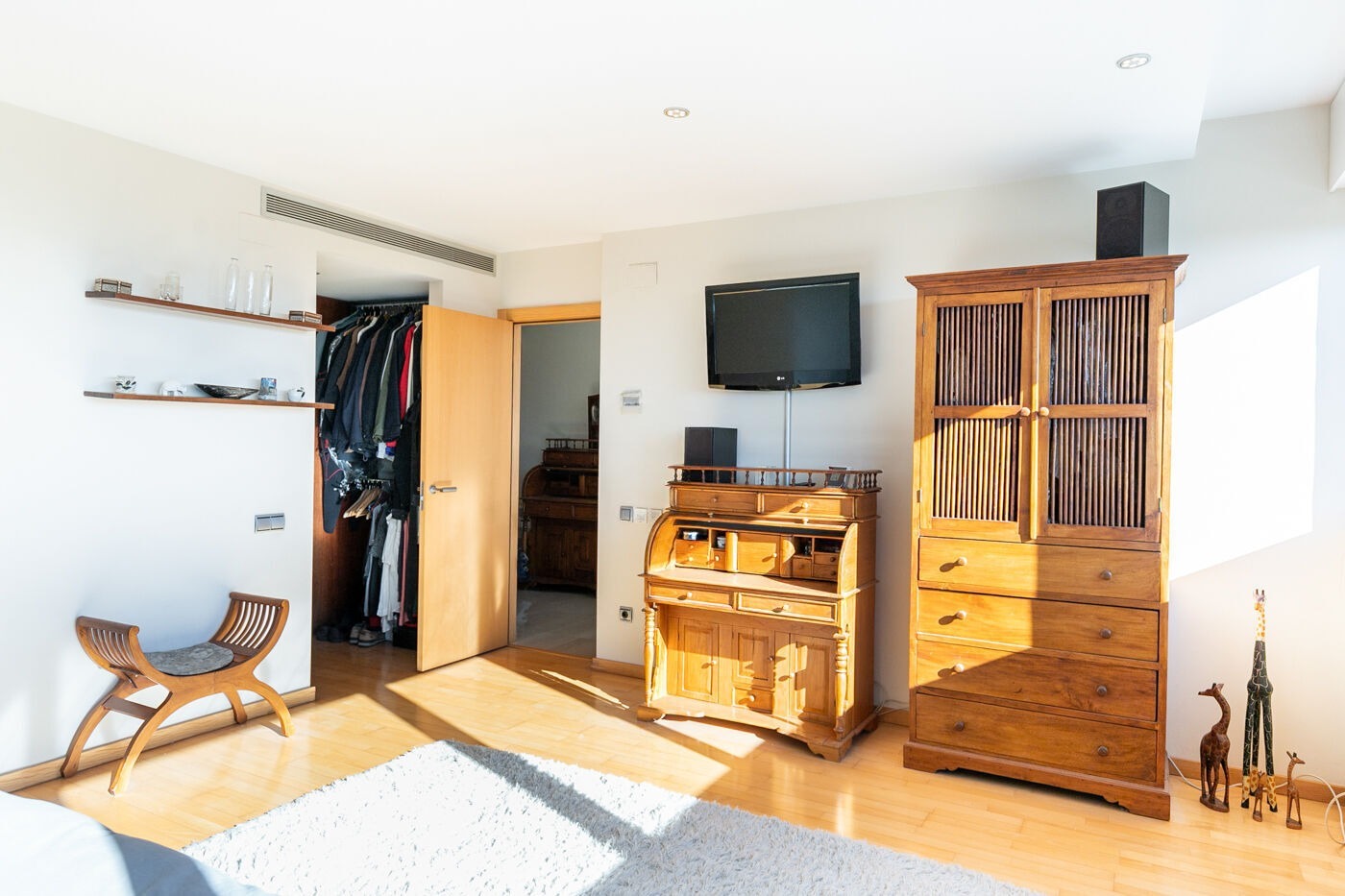 Apartamento en Barcelona, España 5 dormitorios,  No. 140996