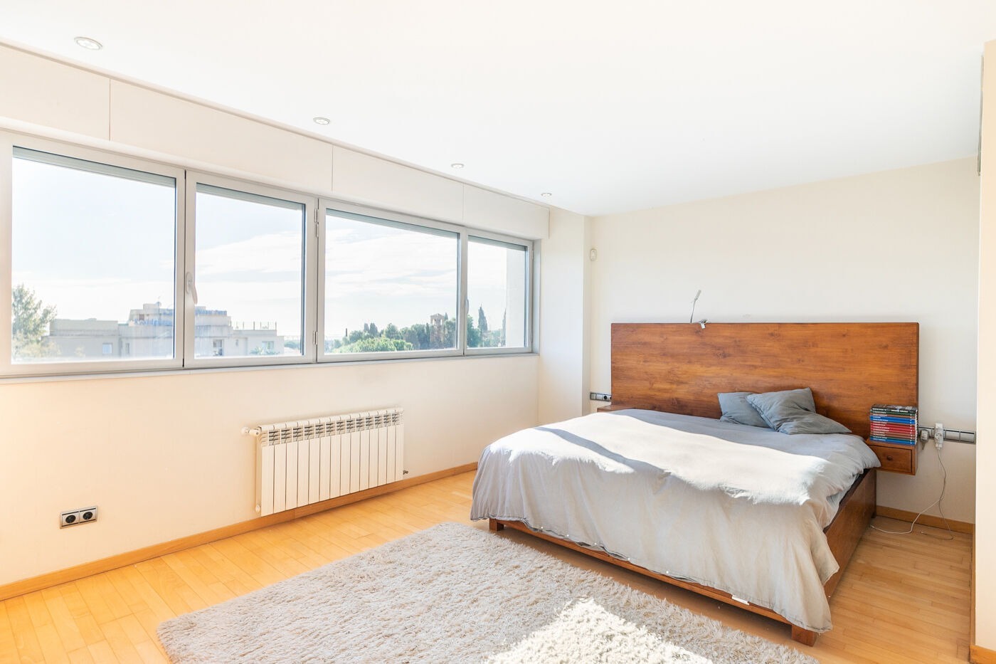 Apartamento en Barcelona, España 5 dormitorios,  No. 140996