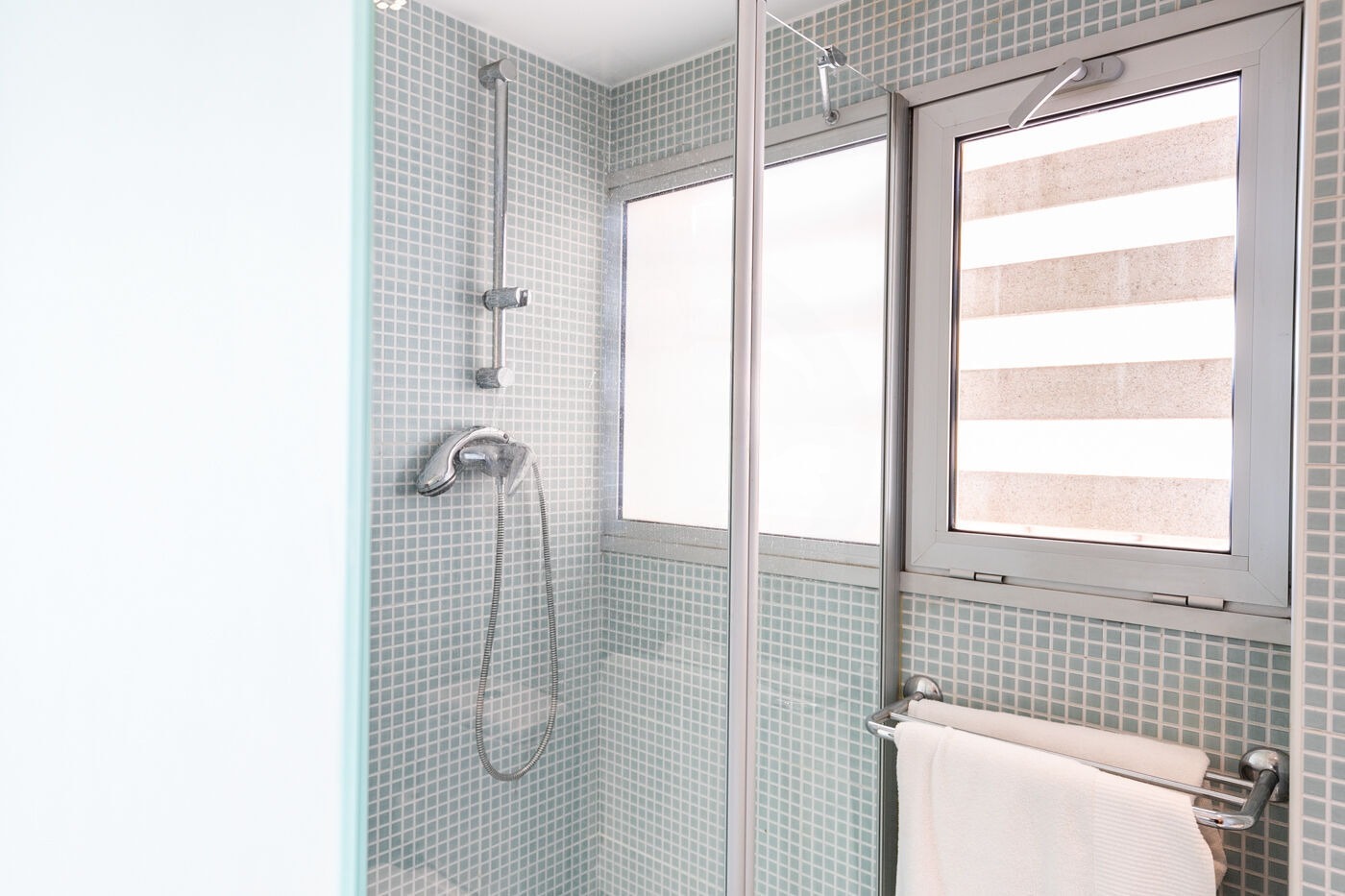 Apartamento en Barcelona, España 5 dormitorios,  No. 140996