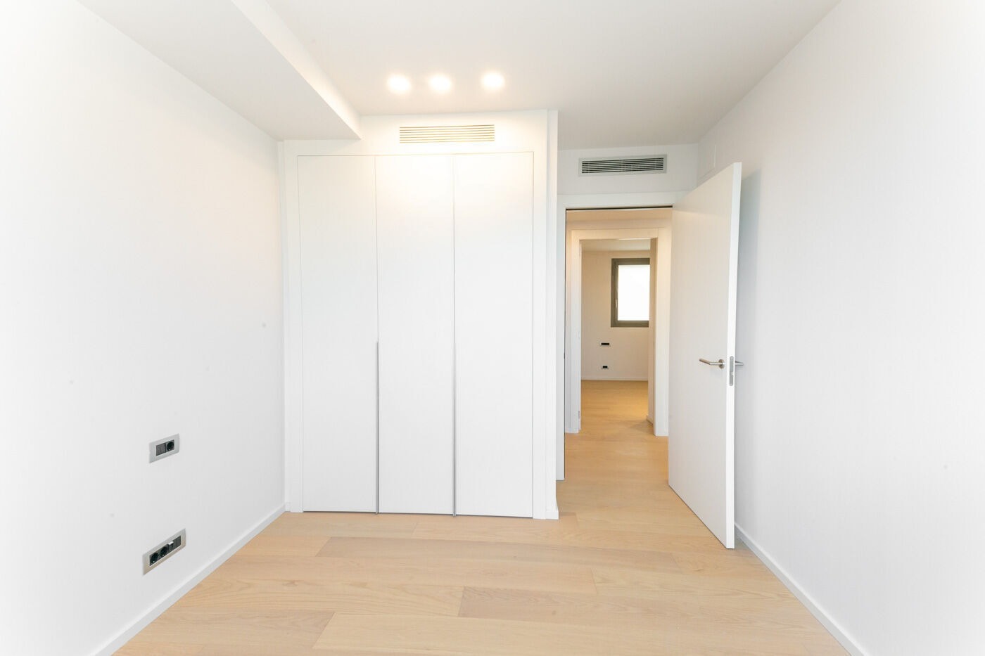 Wohnung in Barcelona, Spanien 4 Schlafzimmer,  Nr. 141002