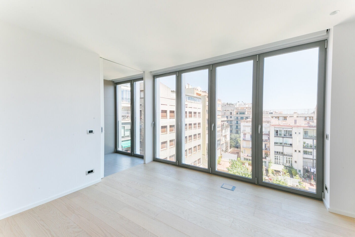 Wohnung in Barcelona, Spanien 4 Schlafzimmer,  Nr. 141002