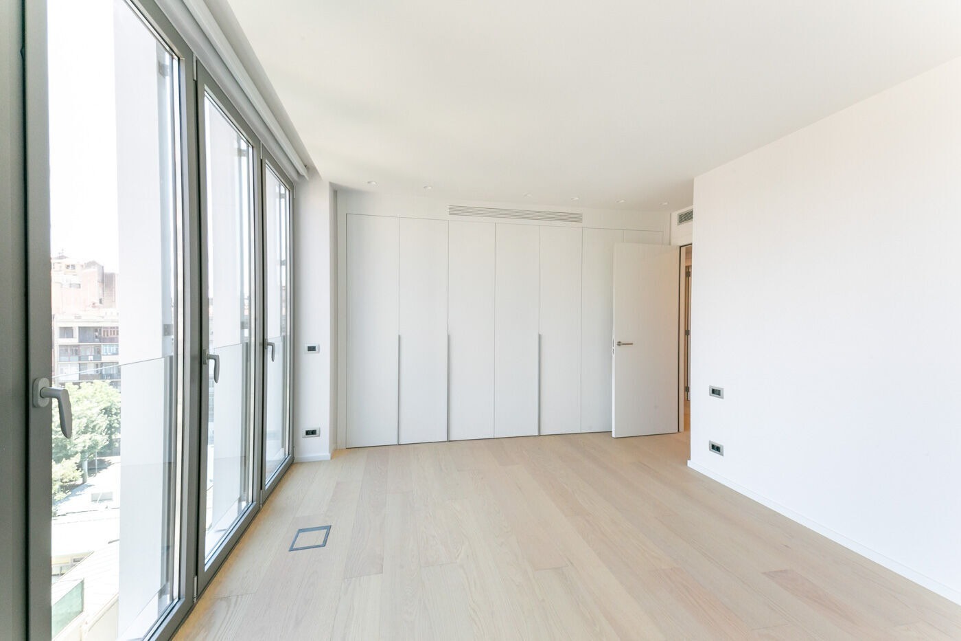 Wohnung in Barcelona, Spanien 4 Schlafzimmer,  Nr. 141002