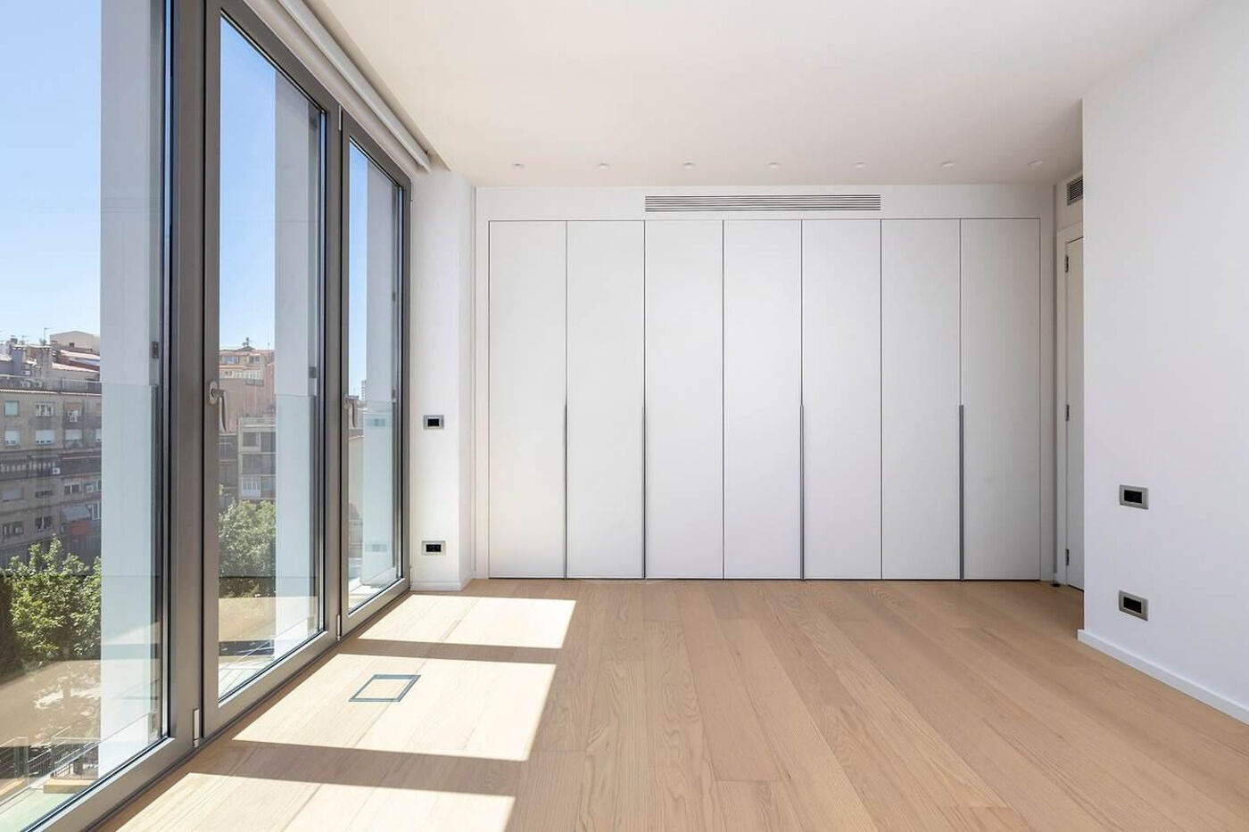 Wohnung in Barcelona, Spanien 4 Schlafzimmer,  Nr. 141002