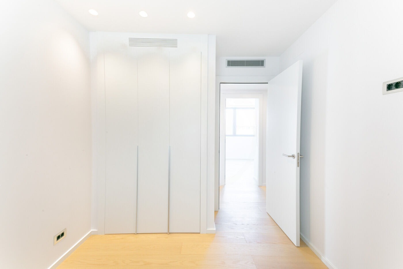 Wohnung in Barcelona, Spanien 4 Schlafzimmer,  Nr. 141002