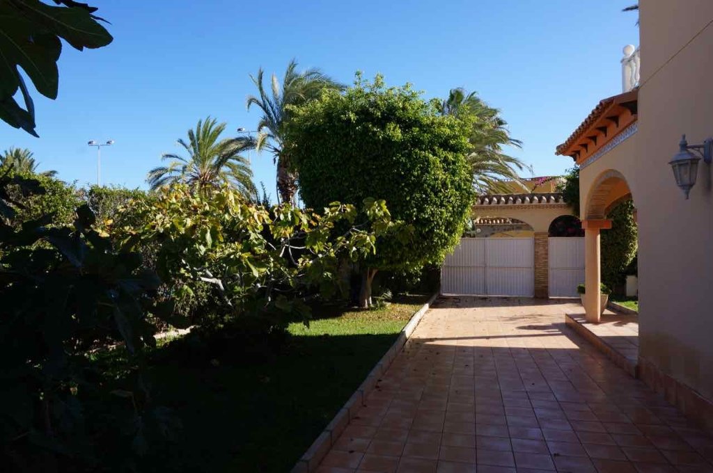 Villa i Cabo Roig, Alicante, Spanien 7 sovrum, 295 kvm. Nr. 144707