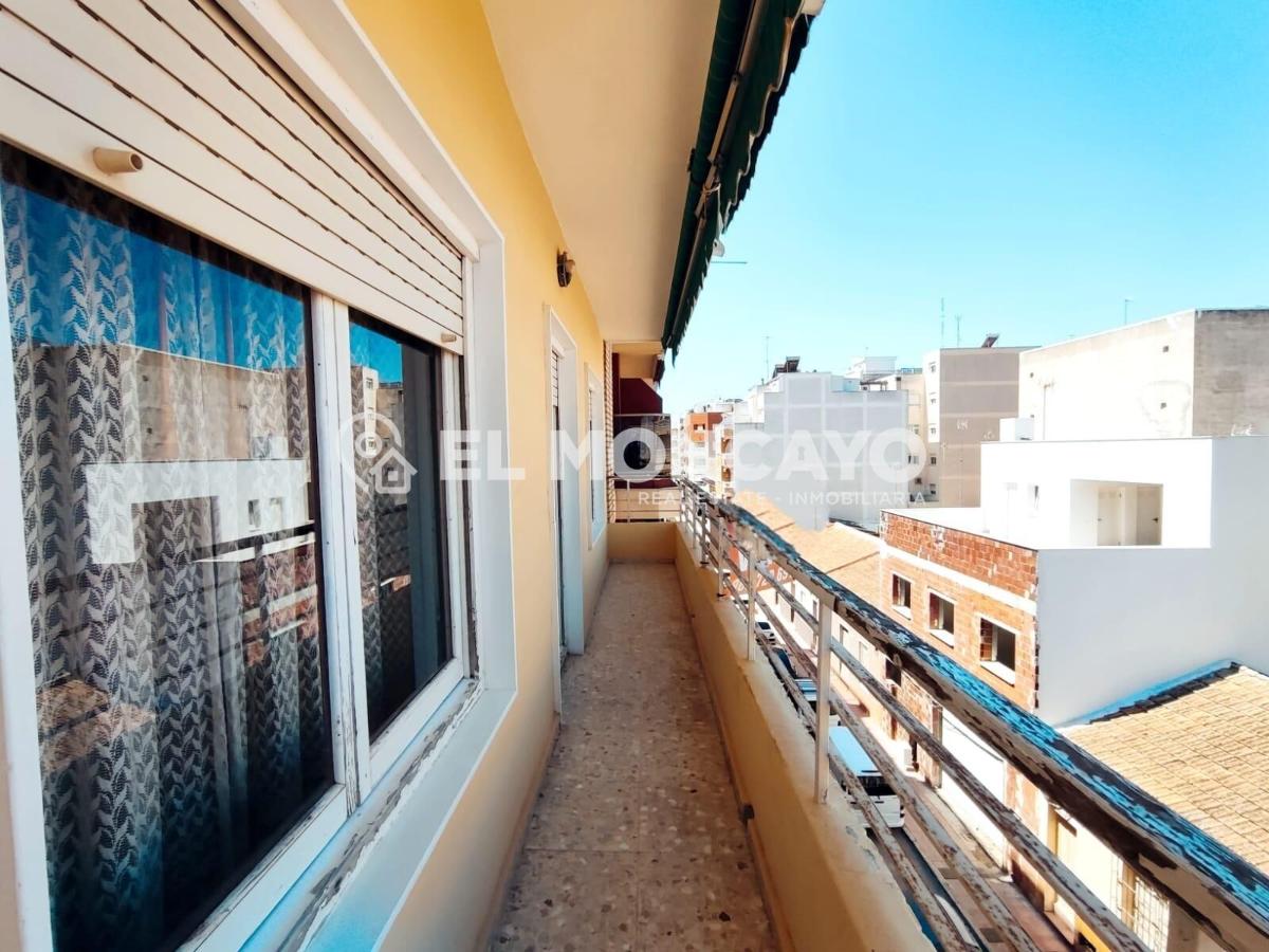 Apartment in Guardamar del Segura, Alicante, Spain 4 bedrooms, 148 sq.m. No. 183768