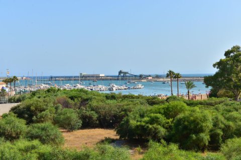Apartment in Torrevieja, Alicante, Spain 3 bedrooms, 71 sq.m. No. 183763