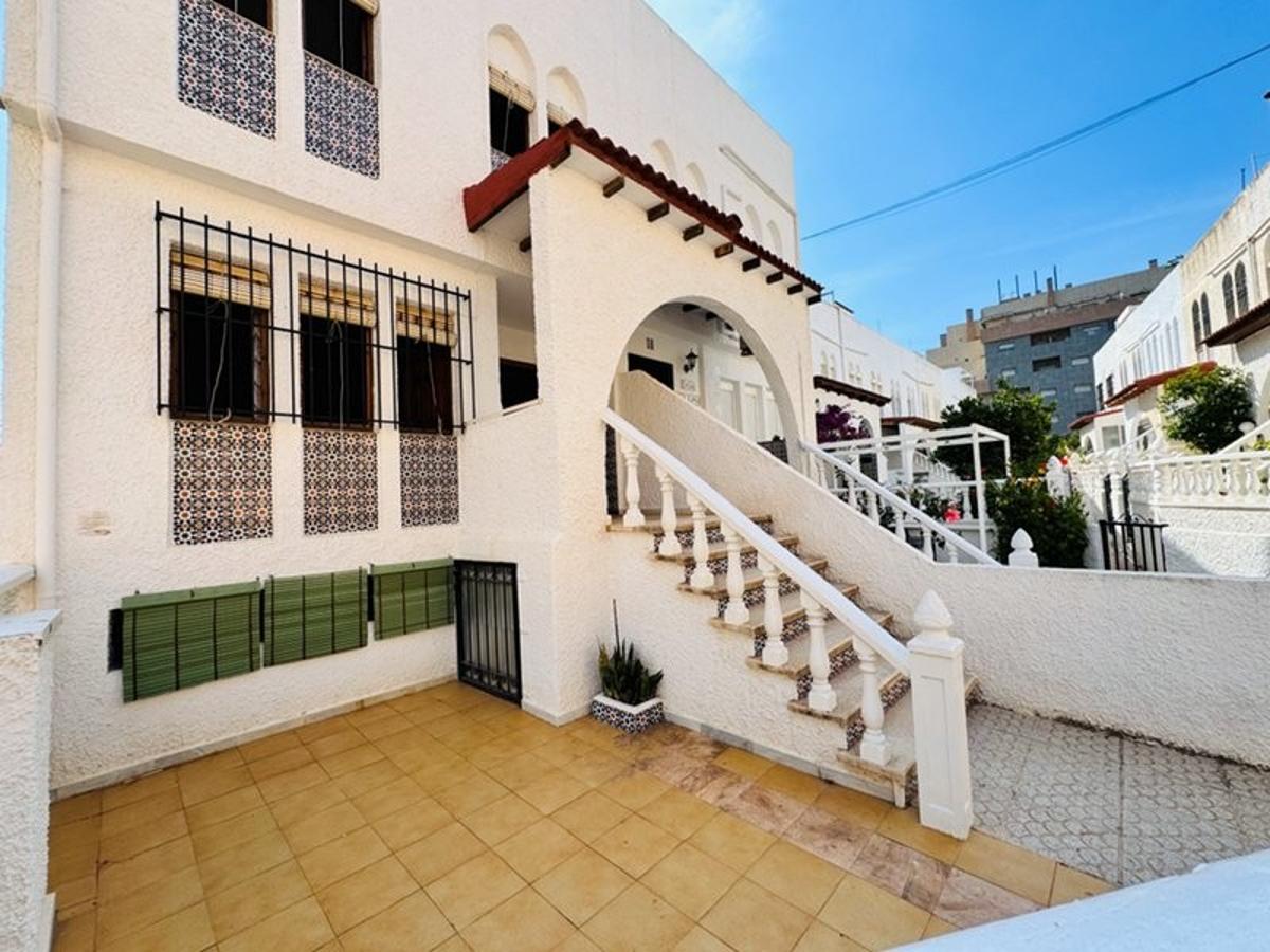 Townhouse à La Mata, Alicante, Espagne 3 chambres, 100 m2 No. 183767