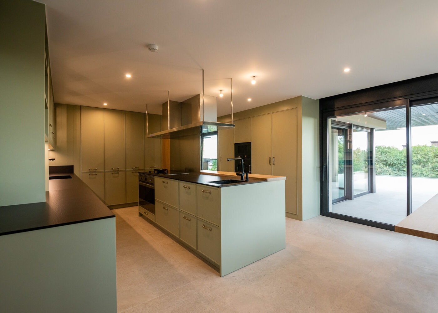House in Barcelona, Spain 5 bedrooms,  No. 141056