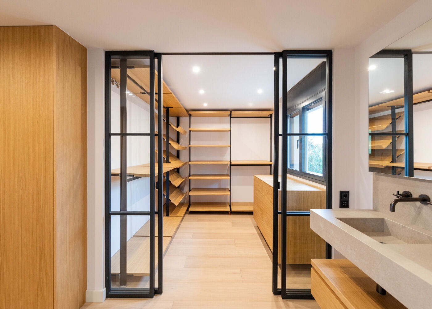House in Barcelona, Spain 5 bedrooms,  No. 141056