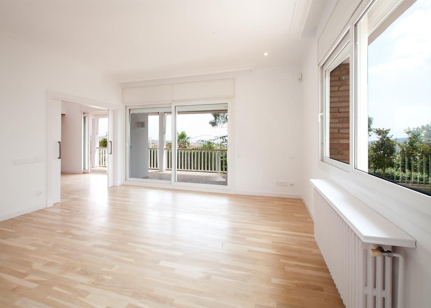 Māja Barcelona, Spānijā 7 istabas,  Nr. 141055