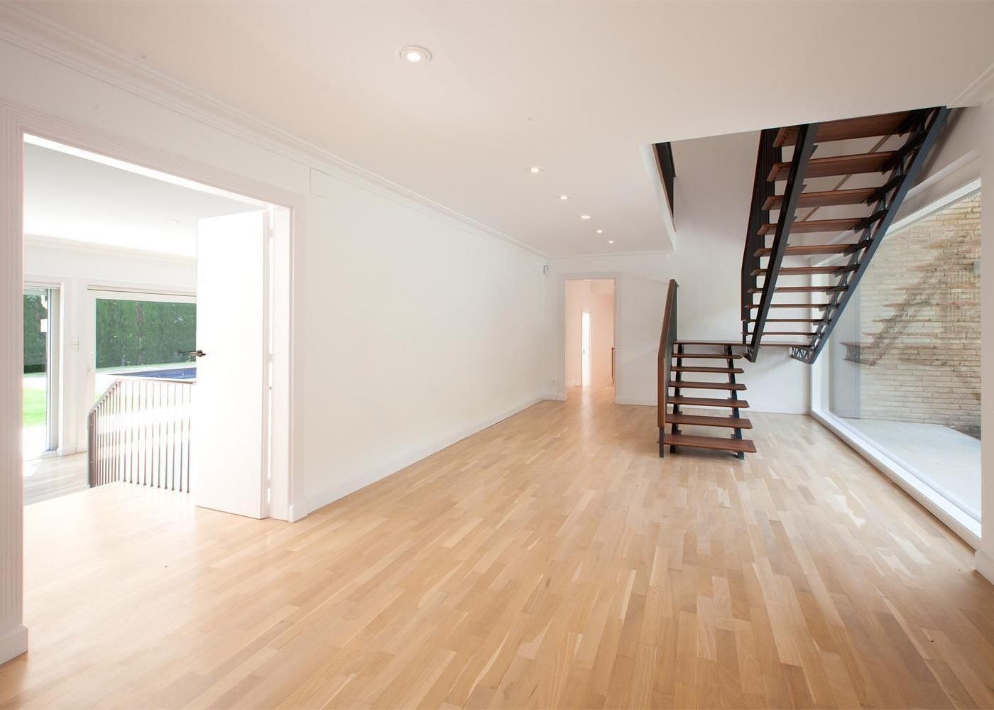 Māja Barcelona, Spānijā 7 istabas,  Nr. 141055
