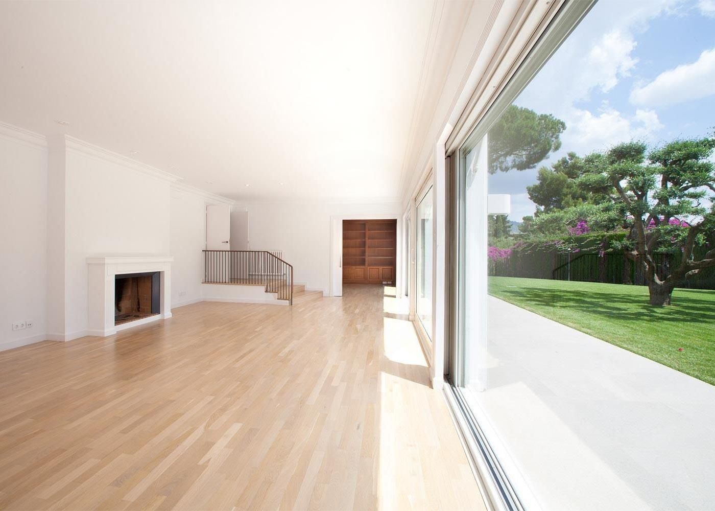 Māja Barcelona, Spānijā 7 istabas,  Nr. 141055