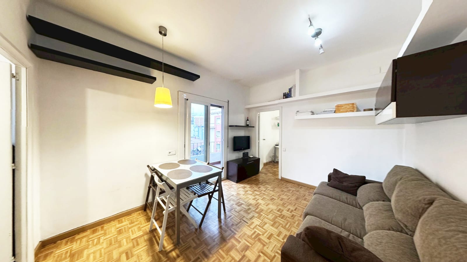 Dzīvoklis Barcelona, Spānijā 3 istabas, 82 m2 Nr. 141059