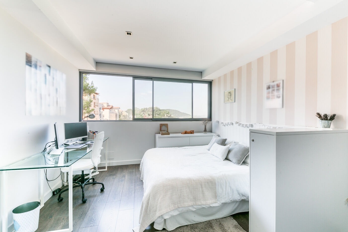 House in Barcelona, Spain 10 bedrooms,  No. 141053