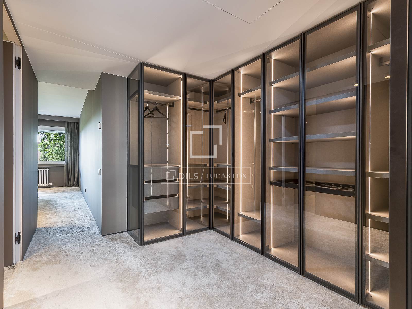 Apartment in Barcelona, Spain 6 bedrooms, 260 sq.m. No. 150837