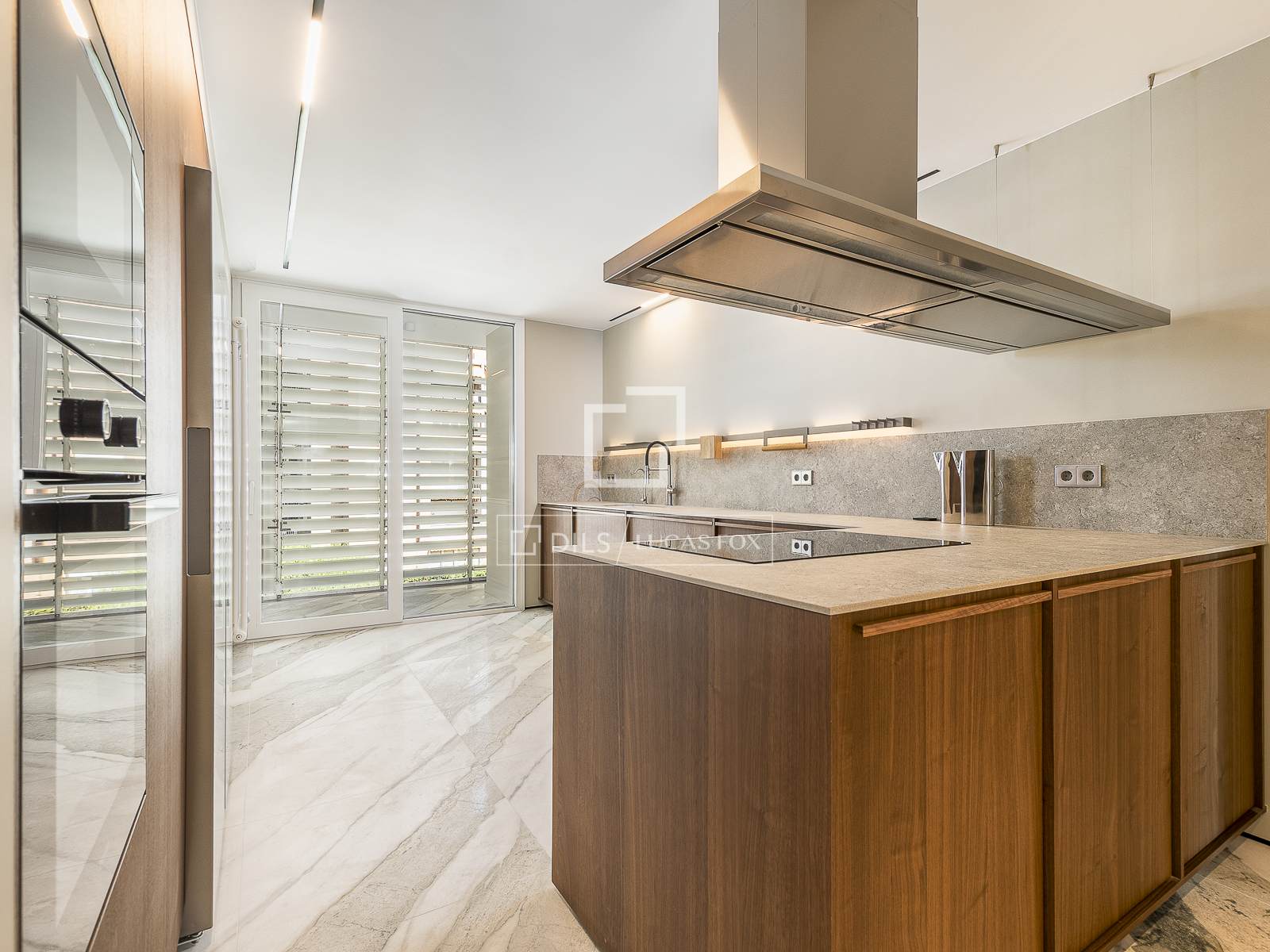 Apartment in Barcelona, Spain 6 bedrooms, 260 sq.m. No. 150837
