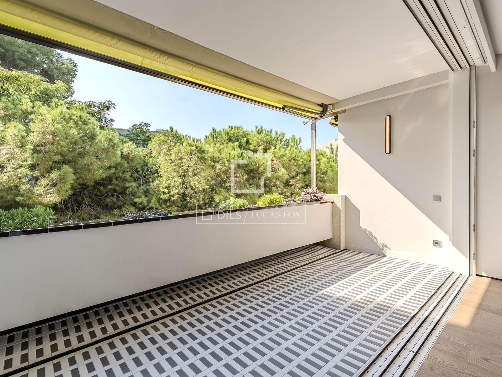 Apartment in Barcelona, Spain 6 bedrooms, 260 sq.m. No. 150837