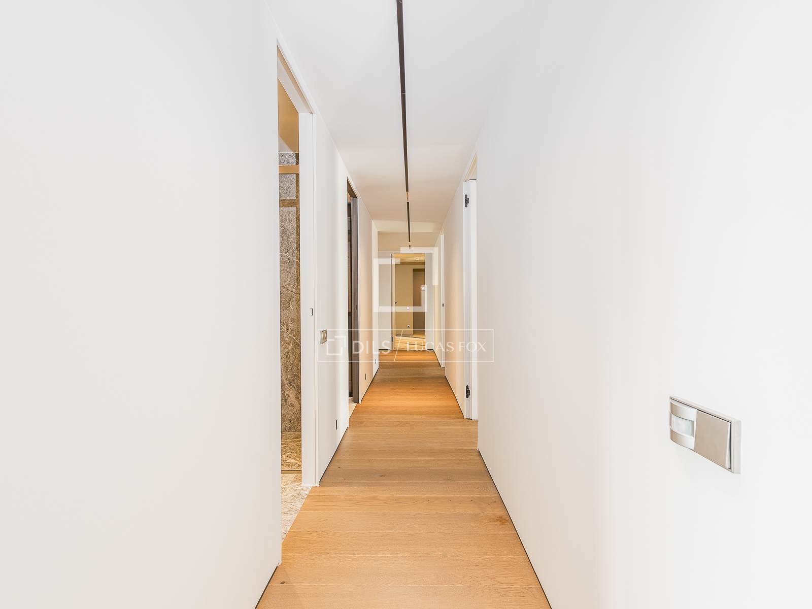 Apartment in Barcelona, Spain 6 bedrooms, 260 sq.m. No. 150837