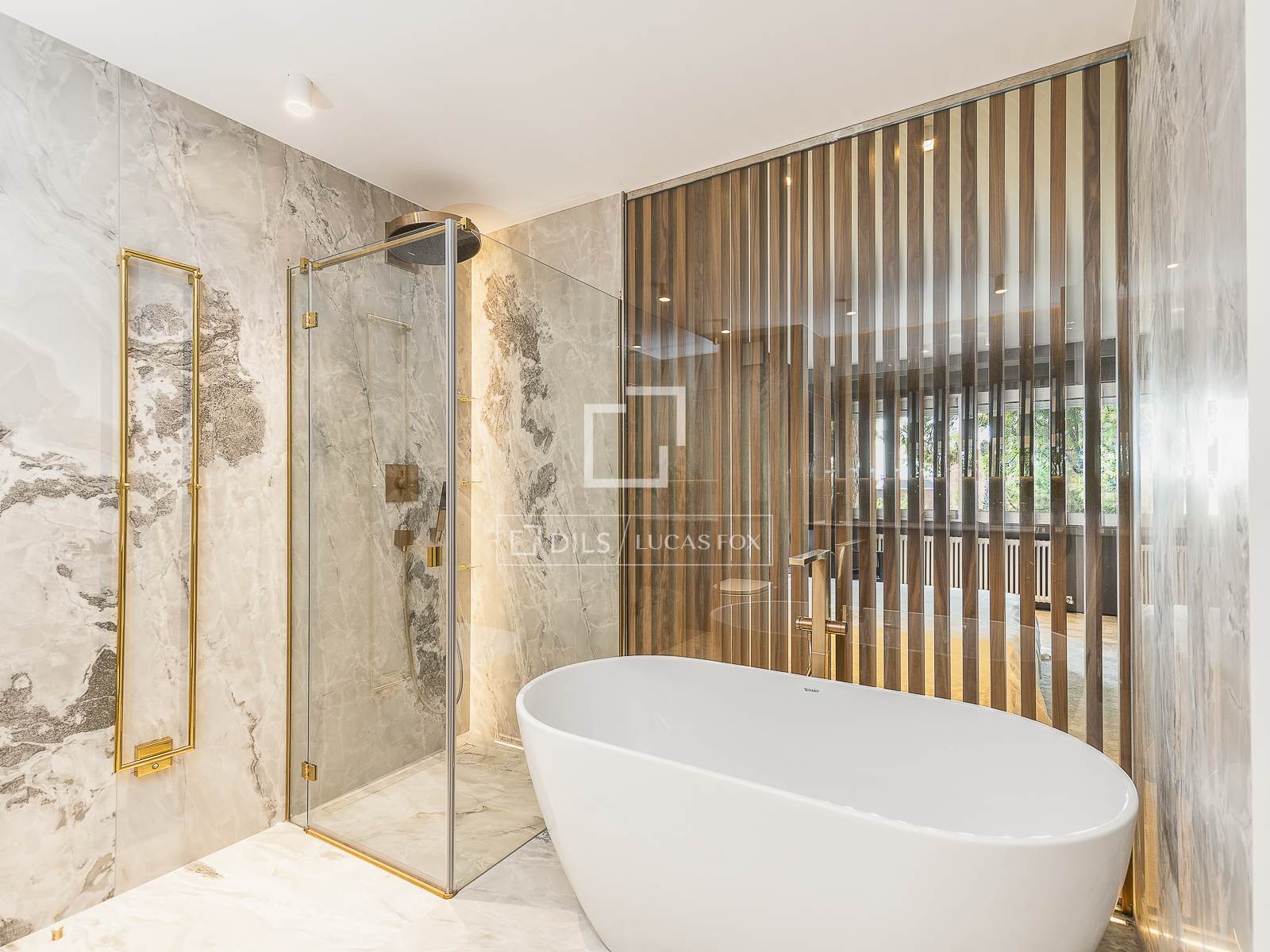 Apartment in Barcelona, Spain 6 bedrooms, 260 sq.m. No. 150837