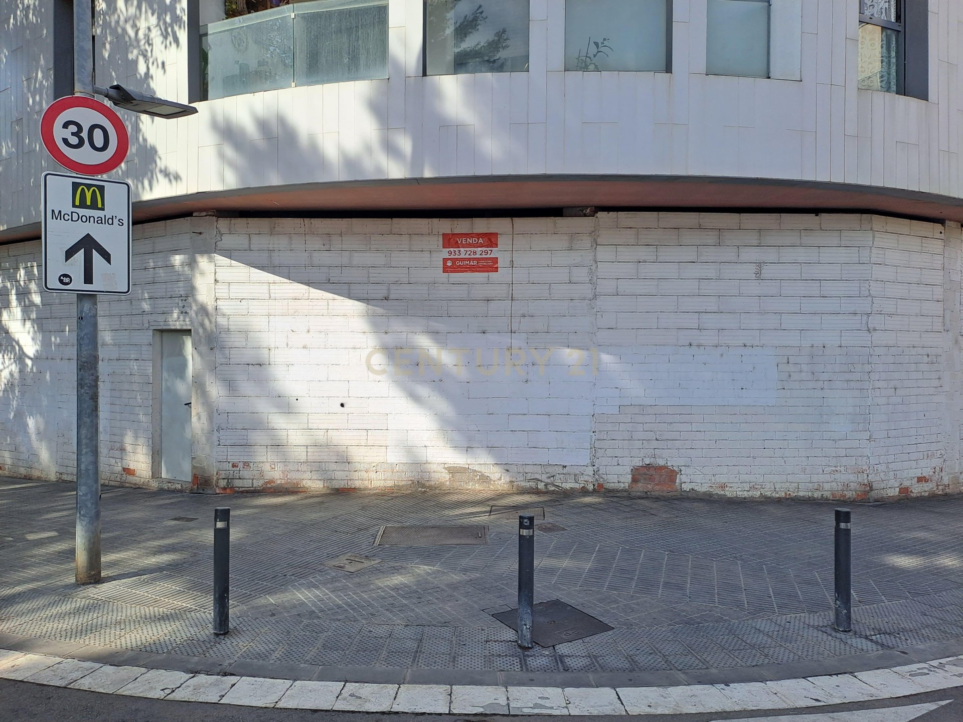 Retail store in Esplugues de Llobregat, Barcelona, Spain 98 sq.m. No. 167194