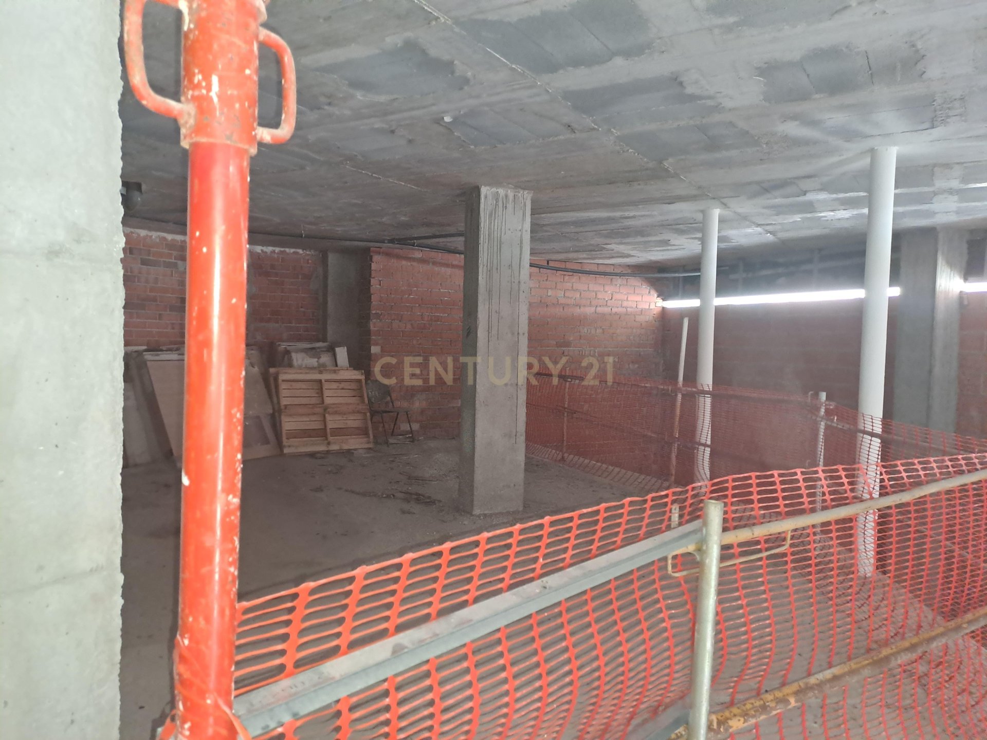 Retail store in Esplugues de Llobregat, Barcelona, Spain 98 sq.m. No. 167194