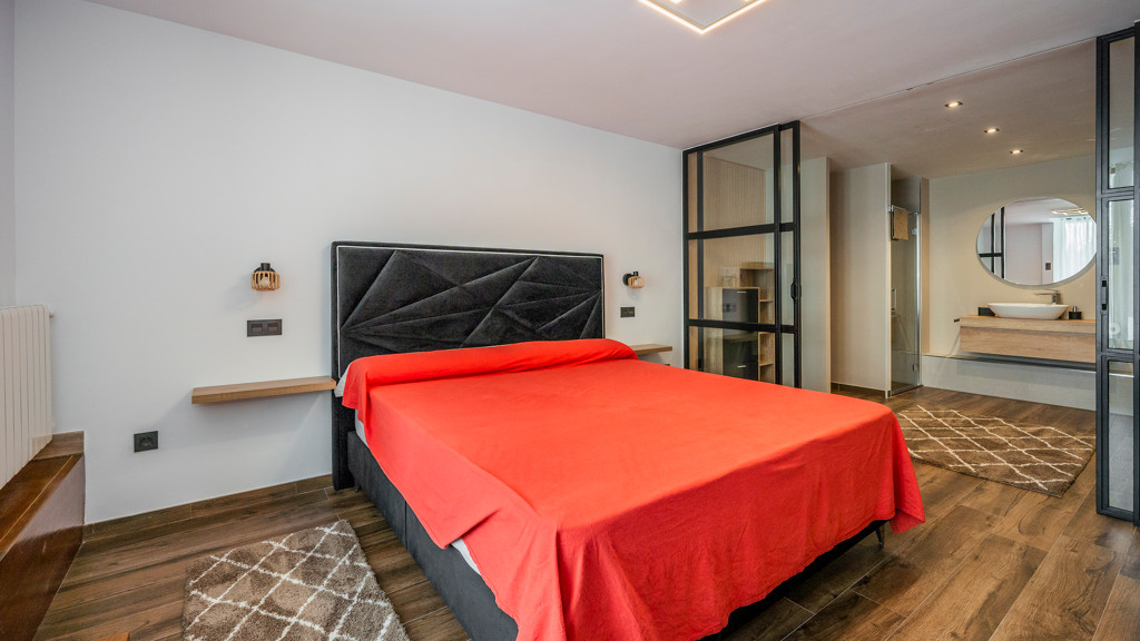 Villetta a schiera a Coslada, Madrid, Spagna 6 camere da letto, 319 mq. N° 96814