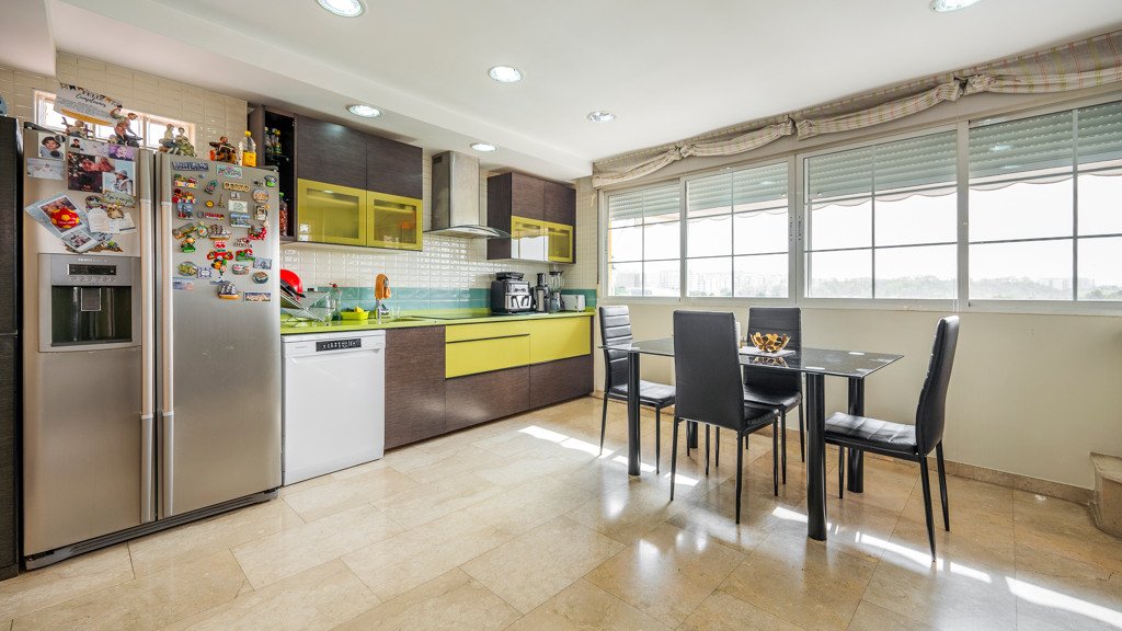 Villetta a schiera a Coslada, Madrid, Spagna 6 camere da letto, 319 mq. N° 96814