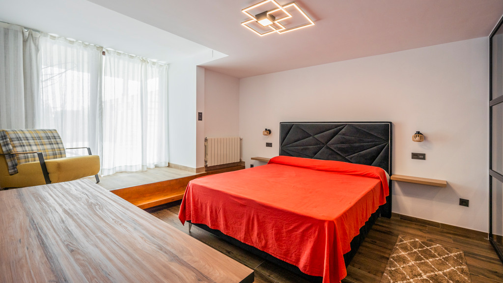 Villetta a schiera a Coslada, Madrid, Spagna 6 camere da letto, 319 mq. N° 96814